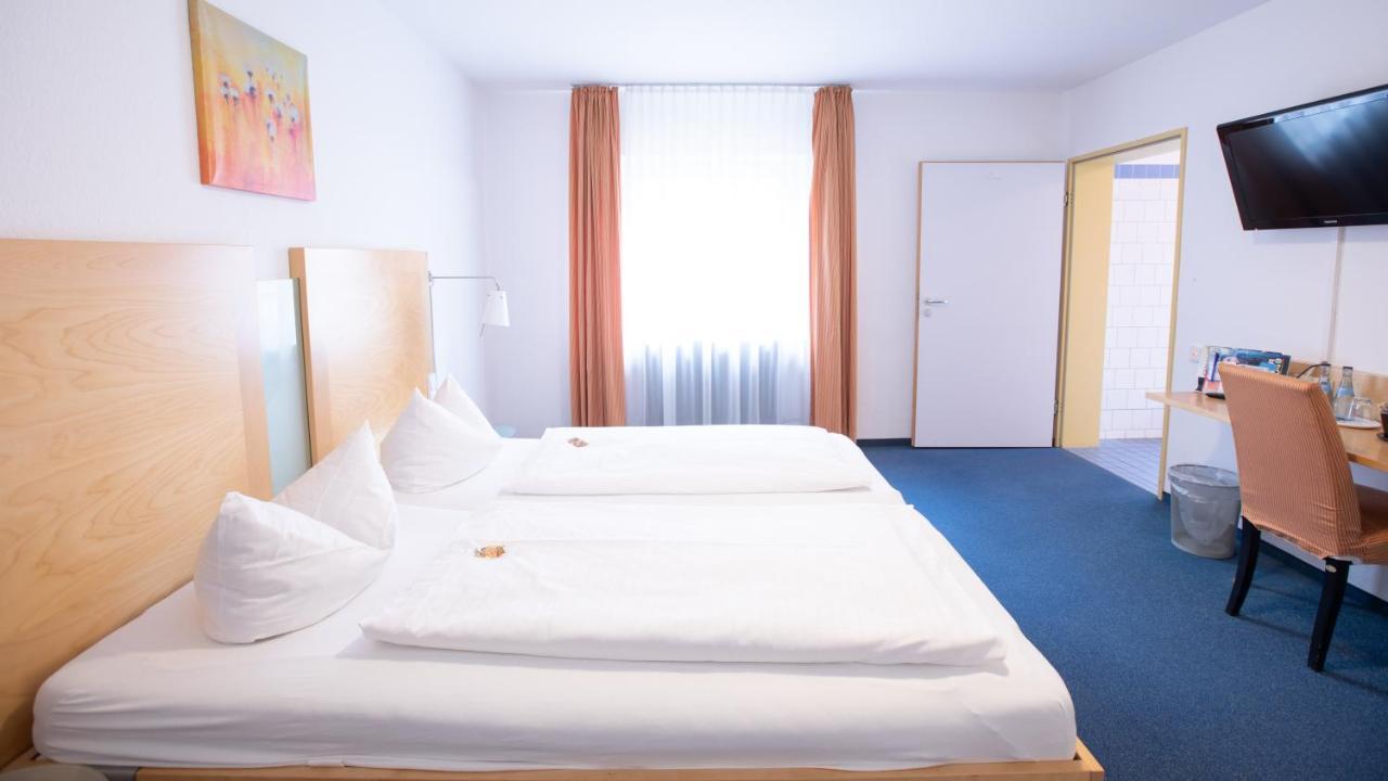 Hotel Elite คาร์ลสรูเฮอ ภายนอก รูปภาพ