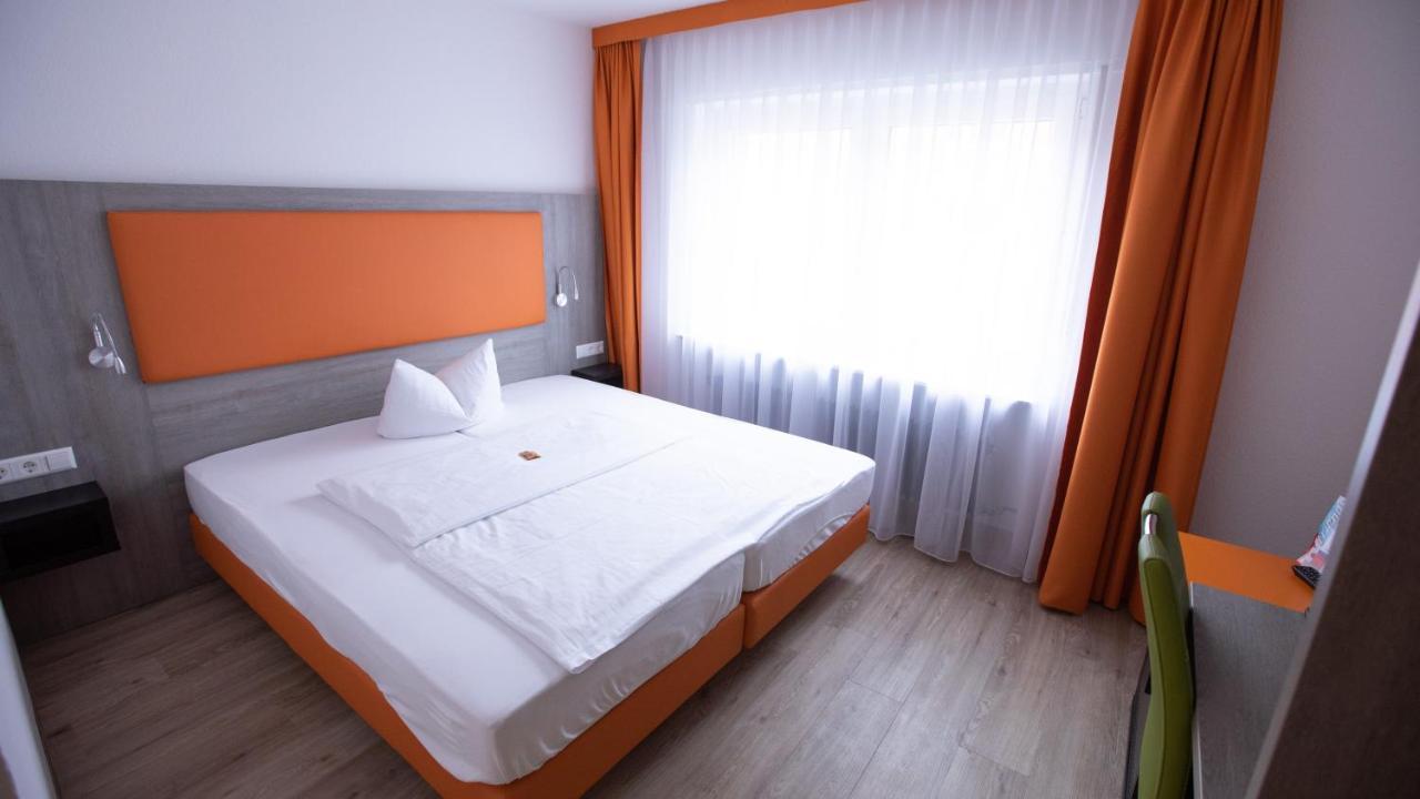 Hotel Elite คาร์ลสรูเฮอ ภายนอก รูปภาพ